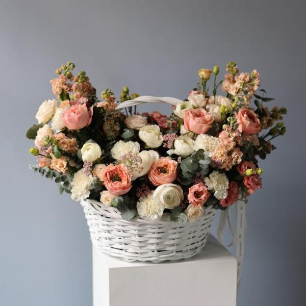 Авторская корзина Сюрприз, нежная - Размер L