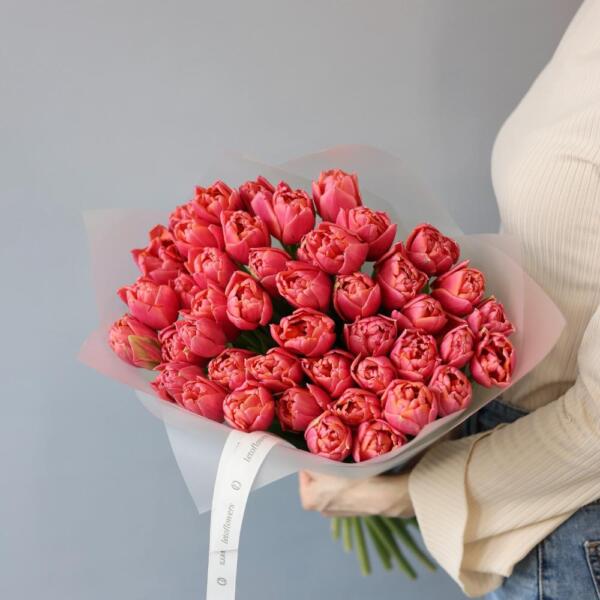 Букет из ярко-розовых тюльпанов - 49 тюльпанов