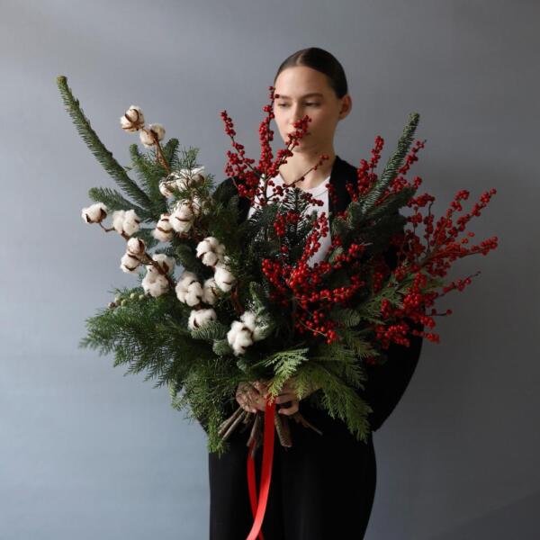 Зимний букет "Ягоды на снегу" - Размер M