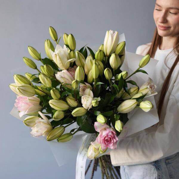 Букет из махровых лилий - 19 лилий