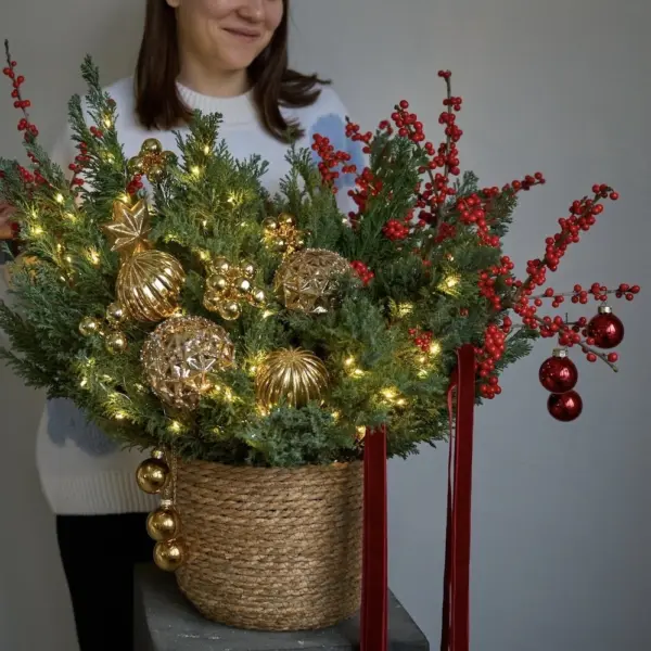 Новогодняя корзина, гамма "Красно-золотая" - Размер M