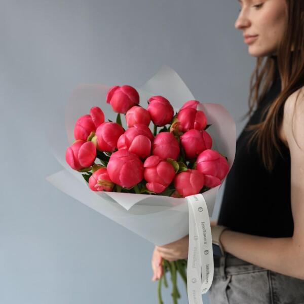 Букет из коралловых пионов - 15 пионов