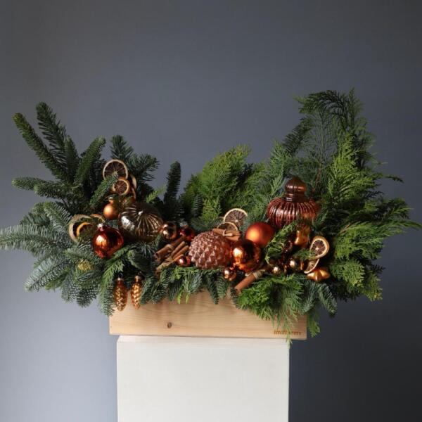 Новогодняя композиция в деревянном ящике, гамма  "Мандариновый пай" - Размер L