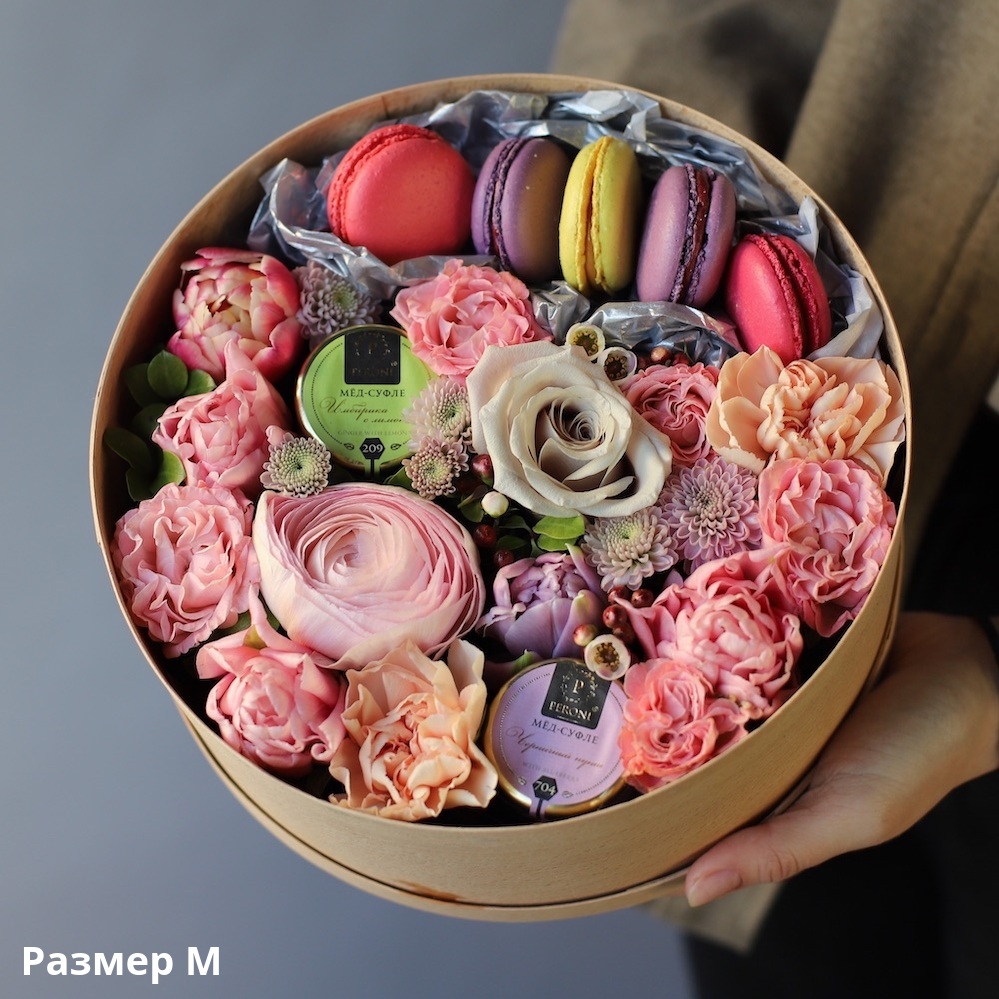 Цветы в шляпной коробке — Букеты в коробках - malino-v.ru