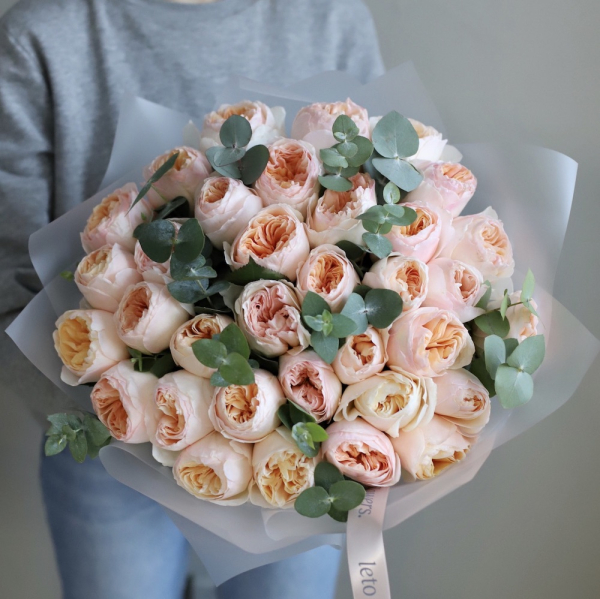 Букет из пионовидных роз Дэвида Остина Джульета - 35 роз
