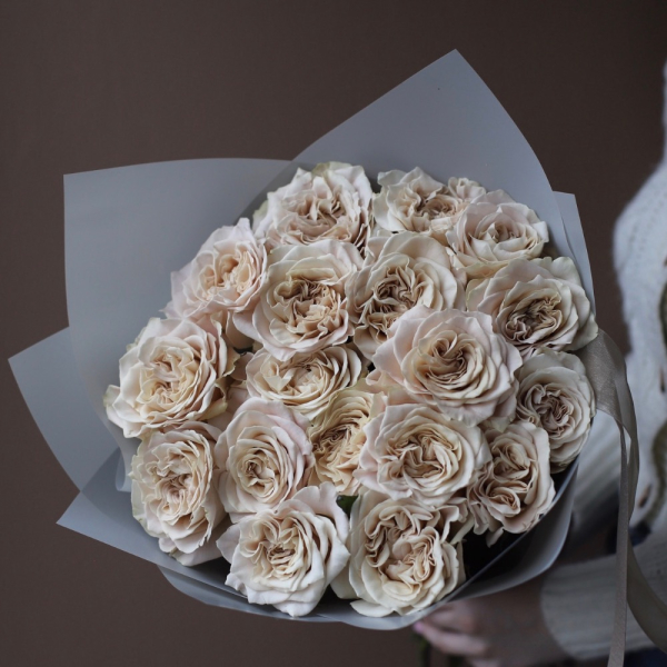 Букет из пионовидных роз Вестминстер Эбби - 19 роз 