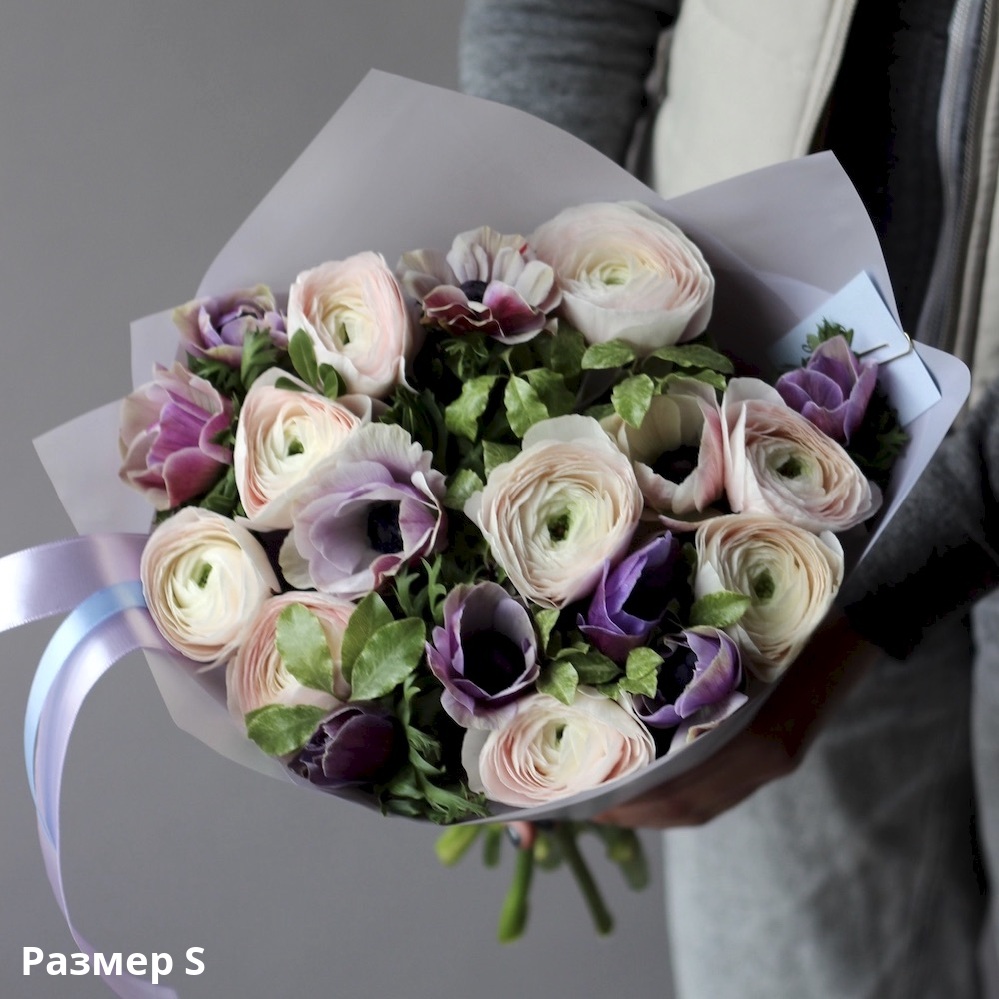 Букет из нежных ранункулюсов и анемон - заказать доставку цветов в Москве  от Leto Flowers