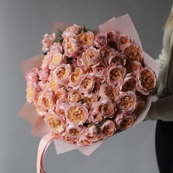 Букет из кустовых пионовидных роз Джульета - 19 кустовых роз