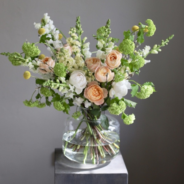 Подписка на цветы "В вазе" (4 доставки) -  Размер L 