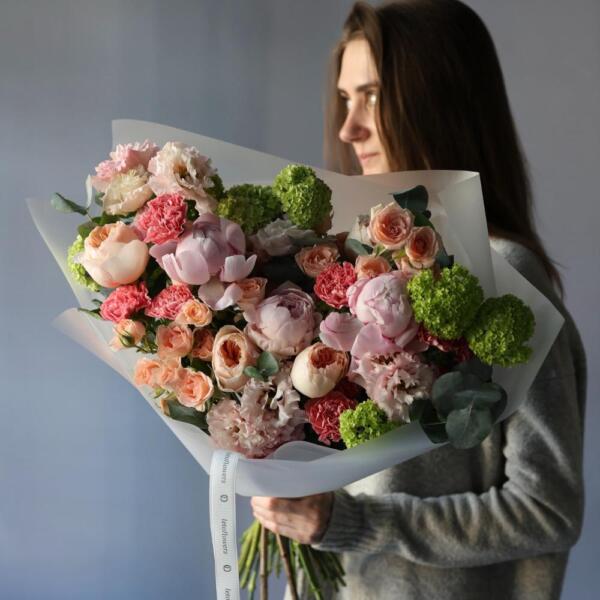 Авторский букет Акварельный из сезонных цветов - Размер M